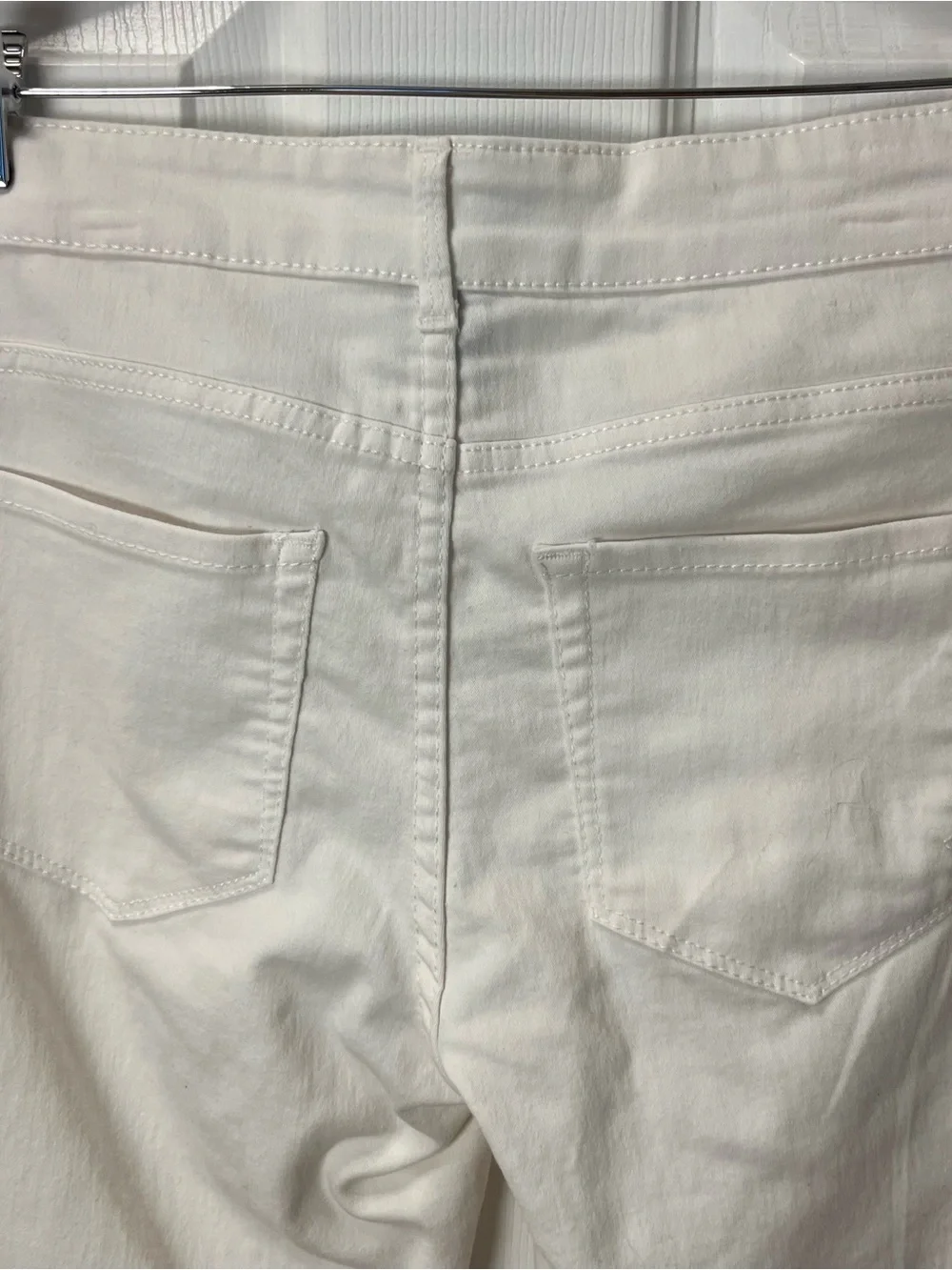 Jordache Women’s White Mid Rise Ankle Length Pull up Pants Size Small Stretchy